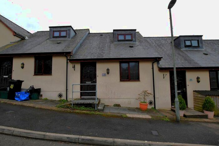 3 Bedroom Town House To Rent In Stoneable Road, Radstock, BA3