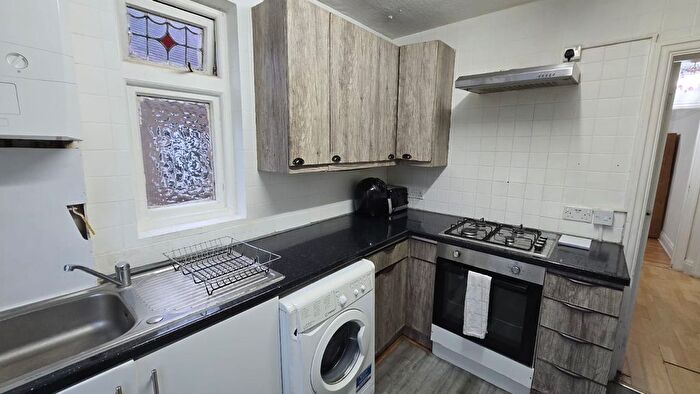 2 Bedroom Flat To Rent In Windermere Court, Windermere Road, Wembley, HA9