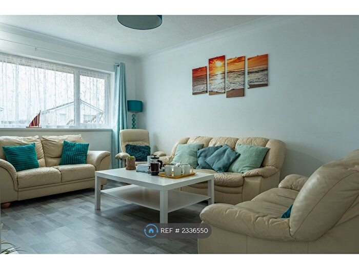4 Bedroom Semi-Detached House To Rent In West Park Drive, Porthcawl, CF36