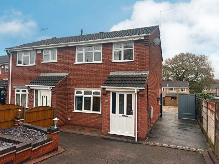 3 Bedroom Semi-Detached House To Rent In Fairfield Crescent, Swadlincote, DE11