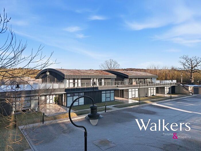 3 Bedroom Flat For Sale In Great Warley Street, Great Warley, CM13