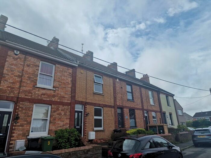 2 Bedroom House To Rent In Pows Road, Bristol, BS15