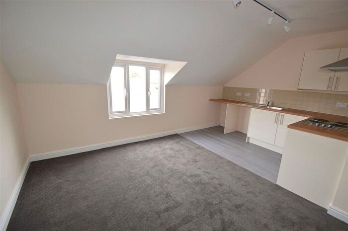 1 Bedroom Flat For Sale In High Street, Amblecote, Stourbridge, DY8