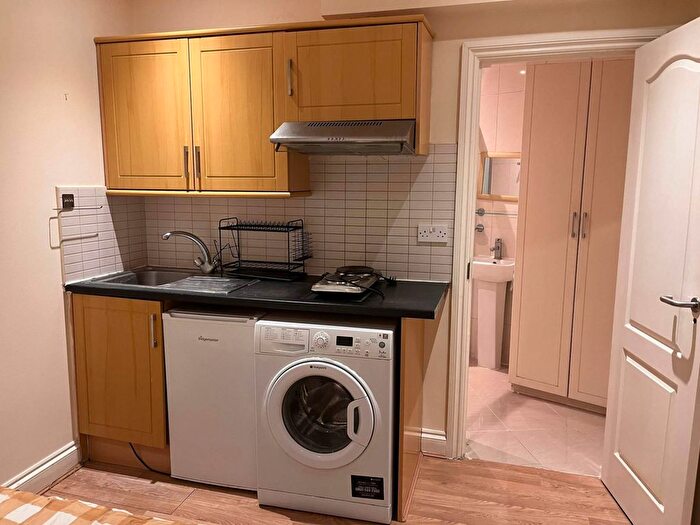 Studio To Rent In Abbey Road, Park Royal, NW10