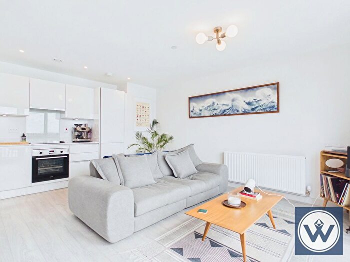 1 Bedroom Flat For Sale In Farine Avenue, Hayes, UB3