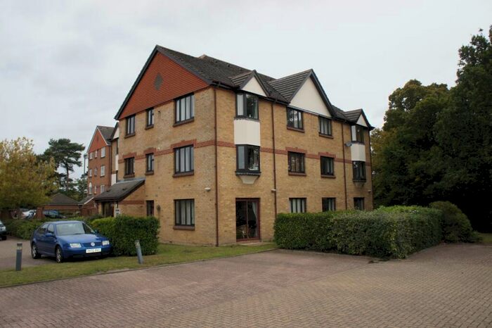 1 Bedroom Apartment To Rent In St Annes Rise, Redhill, RH1