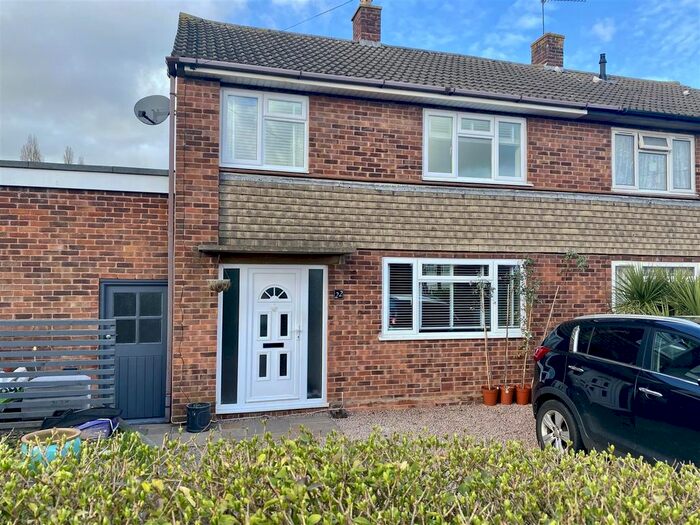 3 Bedroom Semi-Detached House To Rent In Knapp Way, Malvern, WR14