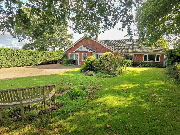 5 Bedroom Detached Bungalow For Sale In Back Lane, Lound, Suffolk, NR32