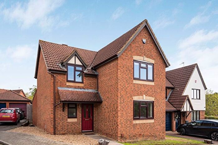4 Bedroom Detached House For Sale In Cashmere Close, Milton Keynes, MK5