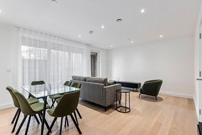 3 Bedroom Maisonette To Rent In Quest House, Cotton Street, London, E14