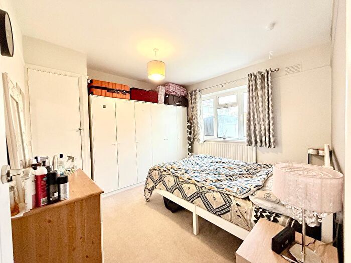 2 Bedroom Bungalow For Sale In Laburnum Grove, Warden Hills, Luton, Bedfordshire, LU3