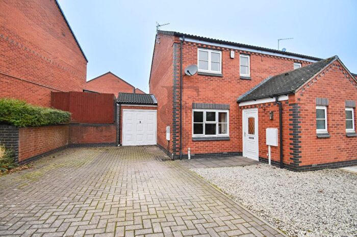 3 Bedroom Semi-Detached House To Rent In Burdock Close, Hamilton, Leicester, LE5