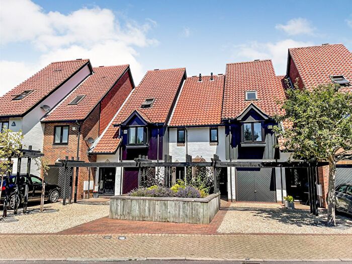 3 Bedroom Town House To Rent In Endeavour Way, Hythe, Southampton, SO45