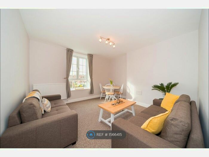 3 Bedroom Flat To Rent In Felbridge House, London, SE22