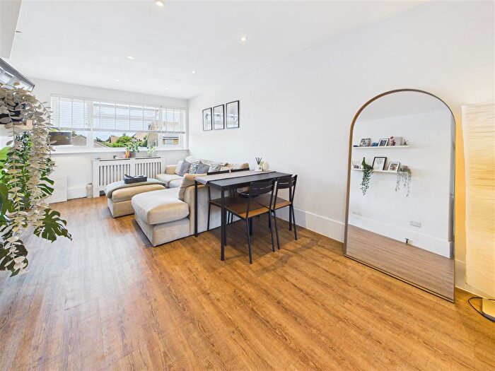 2 Bedroom Maisonette For Sale In Sidney Road, Walton-On-Thames, KT12