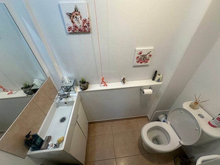 1 Bedroom Flat For Sale In Church Road, London, NW4