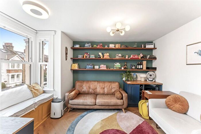2 Bedroom Flat For Sale In Roland Road, Walthamstow, London, E17