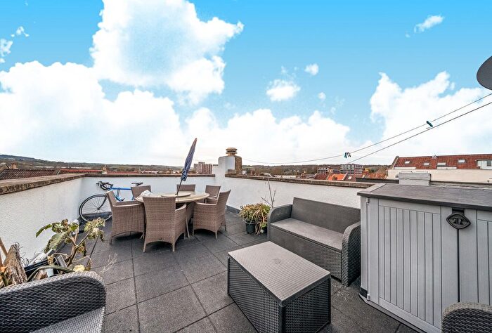 2 Bedroom Flat For Sale In North Street, Bedminster, Bristol, Somerset, BS3