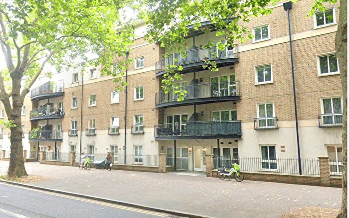 1 Bedroom Studio To Rent In Kennington Road, London, SE11