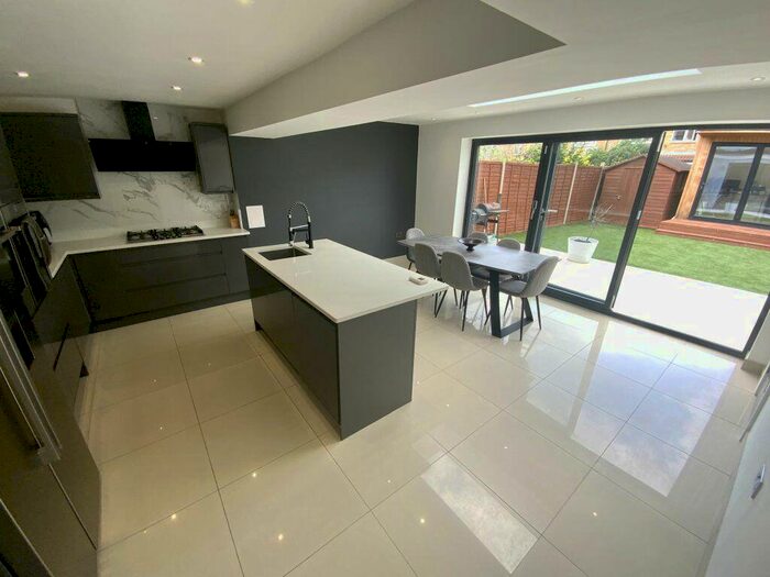 2 Bedroom Property To Rent In Pennymead, Harlow, Essex, CM20