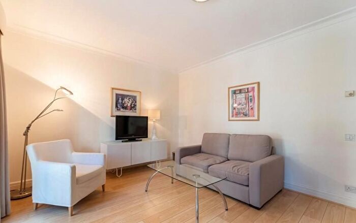 1 Bedroom Flat To Rent In Harrowby Street, Paddington, London., W1H
