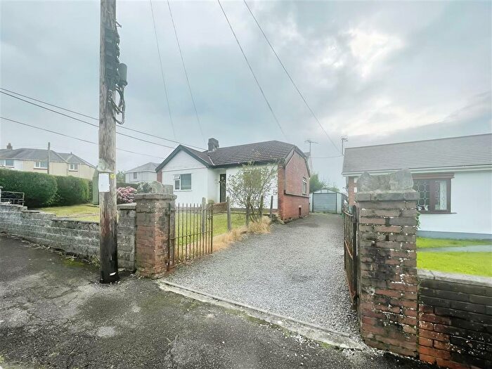 3 Bedroom Detached Bungalow For Sale In Aberhenwaun Uchaf, Seven Sisters, Neath, SA10