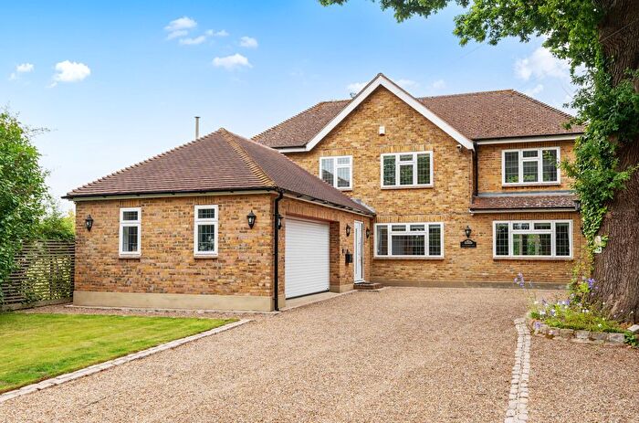 4 Bedroom Detached House For Sale In Oakley Road, Bromley Common, Kent, BR2