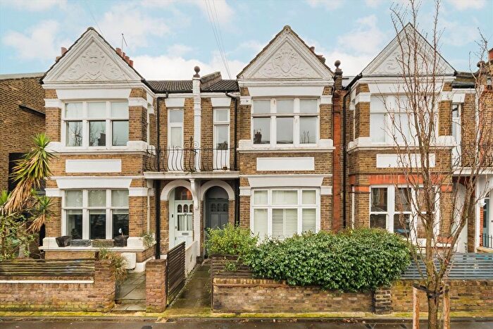 2 Bedroom Flat For Sale In Clifford Gardens, Kensal Rise, NW10