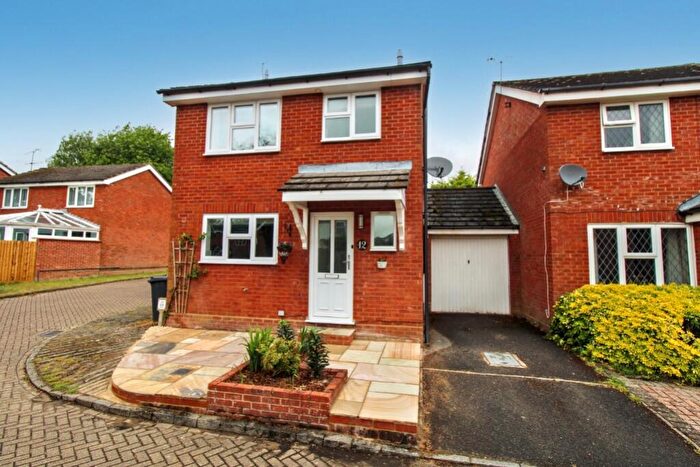 3 Bedroom Link Detached House To Rent In Morton Close, Frimley, Camberley, Surrey, GU16