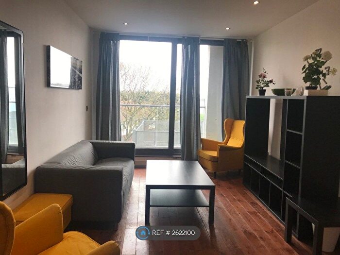 2 Bedroom Flat To Rent In High Street, London, E15