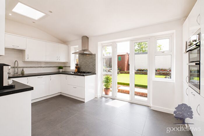 4 Bedroom End Terrace House To Rent In Kimpton Road, Sutton, Surrey, SM3
