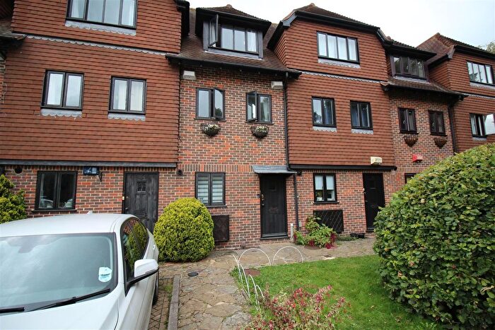 4 Bedroom Terraced House To Rent In Linden Grove, Canterbury, CT2