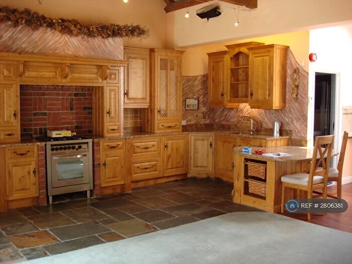 2 Bedroom Bungalow To Rent In Wood Street, Calne, SN11