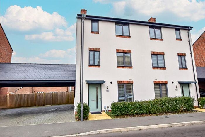 4 Bedroom Semi-Detached House To Rent In Kempster Way, Broughton, Aylesbury, HP22