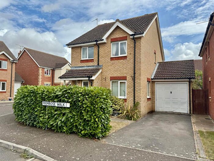 3 Bedroom Detached House For Sale In Primrose Walk, Southminster, CM0