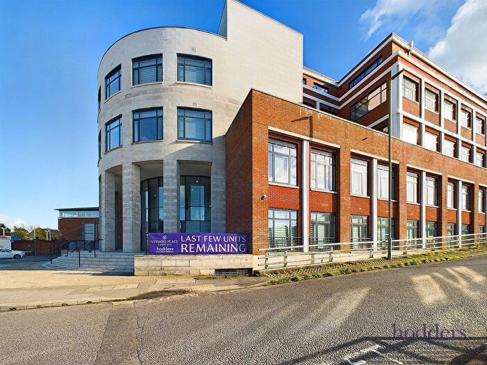 1 Bedroom Flat To Rent In Pyrcroft Road, Chertsey, Surrey, KT16