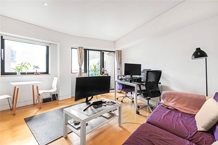 1 Bedroom Flat To Rent In Britton Street, London, EC1M