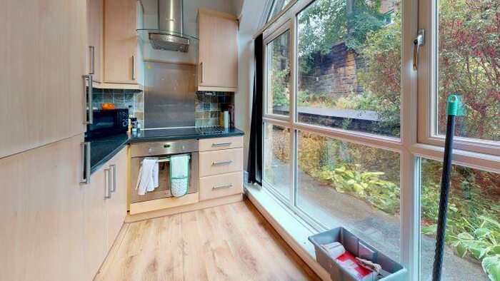 2 Bedroom Apartment To Rent In Oakfield House, Headingley, Leeds, LS5