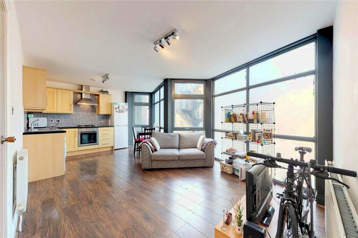 1 Bedroom Apartment To Rent In Gunthorpe Street, Aldgate, London, E1