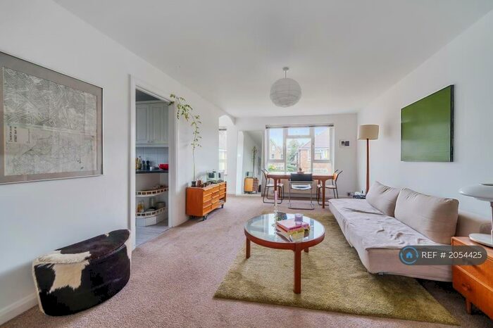 1 Bedroom Flat To Rent In Fairfield Close, London, N12