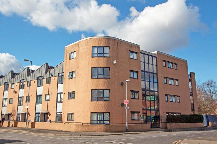 2 Bedroom Apartment To Rent In Bold Street, Hulme, Manchester, M15