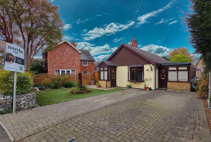 2 Bedroom Bungalow For Sale In Bannister Green, Felsted, Dunmow, CM6