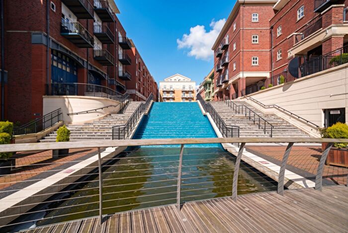 2 Bedroom Apartment For Sale In Dickens Heath, Solihull, B90