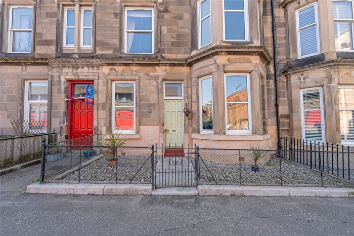2 Bedroom Flat For Sale In Mcdonald Road, Edinburgh, EH7