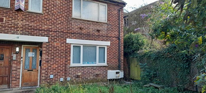 2 Bedroom Flat To Rent In Cameron Road, London, CR0