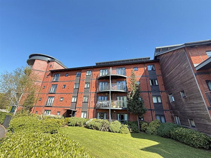 2 Bedroom Flat To Rent In Churchfields Way, West Bromwich, B71