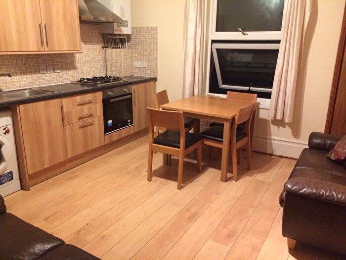 2 Bedroom Flat To Rent In Bulmershe Road, Reading, RG1
