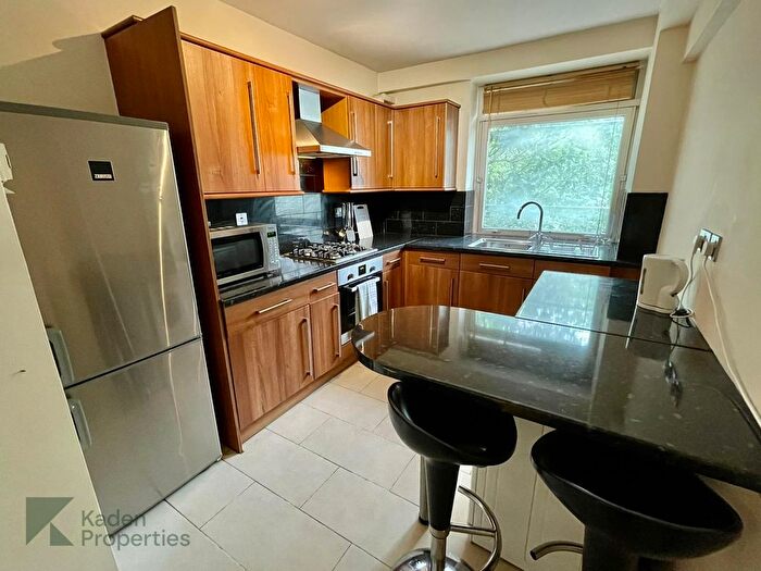 3 Bedroom Flat To Rent In Nottingham Terrace, Regents Park/London, NW1