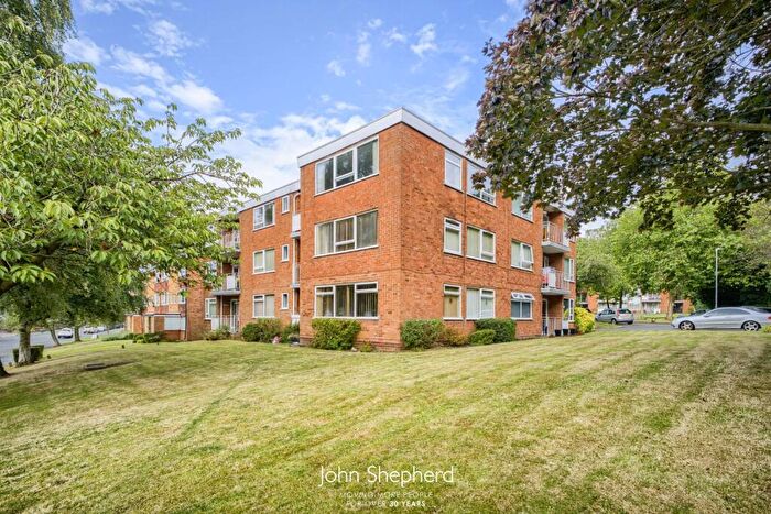 2 Bedroom Flat To Rent In Woburn Crescent, Birmingham, West Midlands, B43