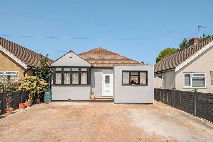 3 Bedroom Detached Bungalow For Sale In St. Margarets Avenue, Hillingdon, UB8
